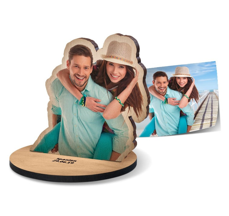 Fotoaufsteller aus Holz mit eigenem Foto | Farbdruck in Fotoqualität | Sockel mit Namensgravur | Personalisiertes Geschenk zu Hochzeit, Jahrestag & Valentinstag