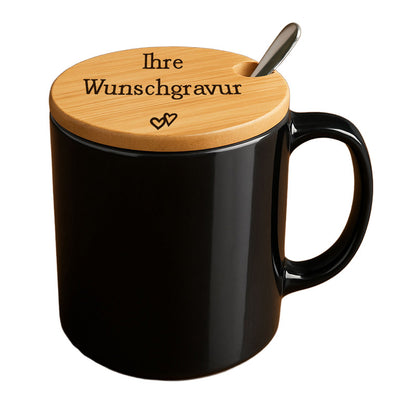 Tasse mit Bambusdeckel und Löffel | Porzellan | Personalisierbar mit Gravur | Geschenkidee für alle | Wunschgravur mit Symbolen | Inkl. Löffel – Geschenkidee