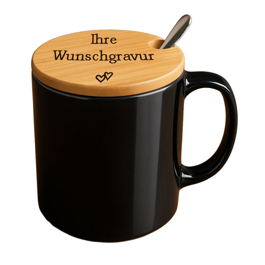 Tasse mit Bambusdeckel und Löffel | Porzellan | Personalisierbar mit Gravur | Geschenkidee für alle | Wunschgravur mit Symbolen | Inkl. Löffel – Geschenkidee