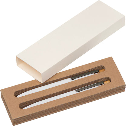 Schreibset mit Wunschgravur | Kugelschreiber und Druckbleistift | Bambusdrücker | recyceltes Aluminium | Blau schreibend  Schriftarten | Werbekugelschreiber Gravur