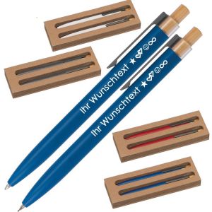 Schreibset mit Wunschgravur | Kugelschreiber und Druckbleistift | Bambusdrücker | recyceltes Aluminium | Blau schreibend | 4 Farben | Schriftarten | Werbekugelschreiber Gravur